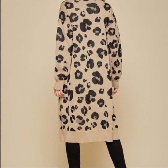 Tan & Black Leopard design Cardigan sweater - Picture 5 of 10